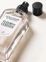 Woda toaletowa Fleurs de cerisier (Kwiat Wiśni)