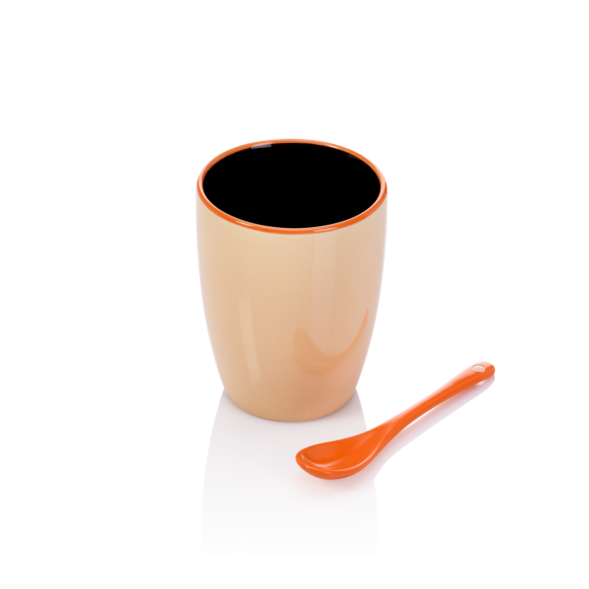 Kubek z łyżeczką